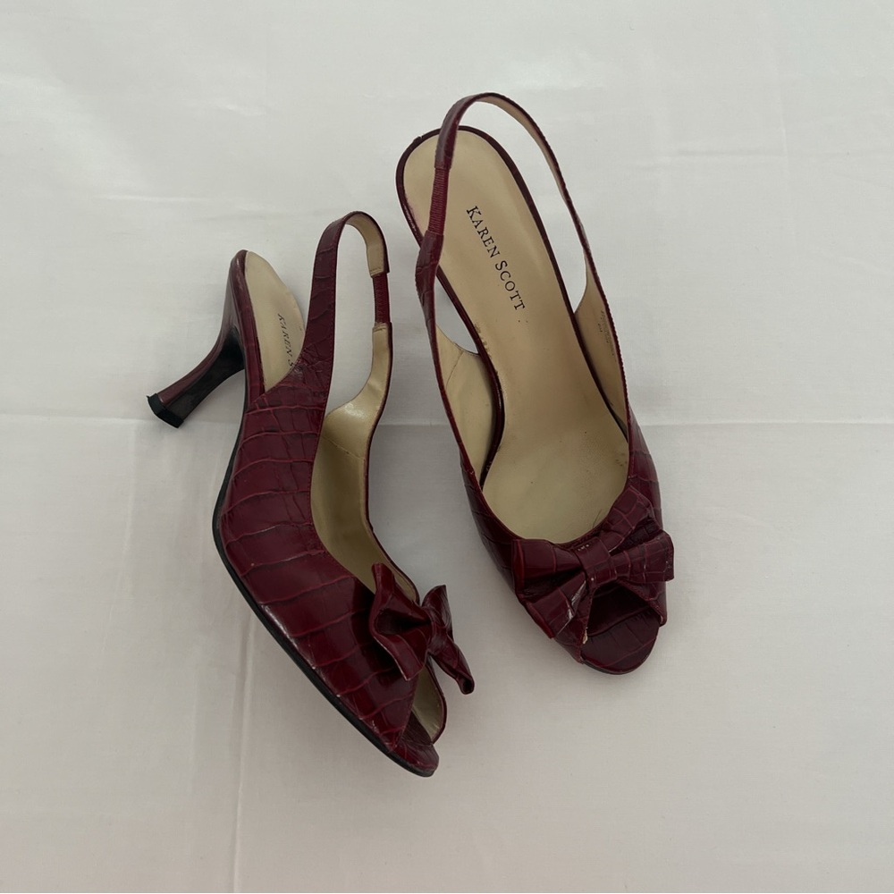 Karen Scott Burgundy Croc-Embossed Slingback Peep-Toe Heels with Bow